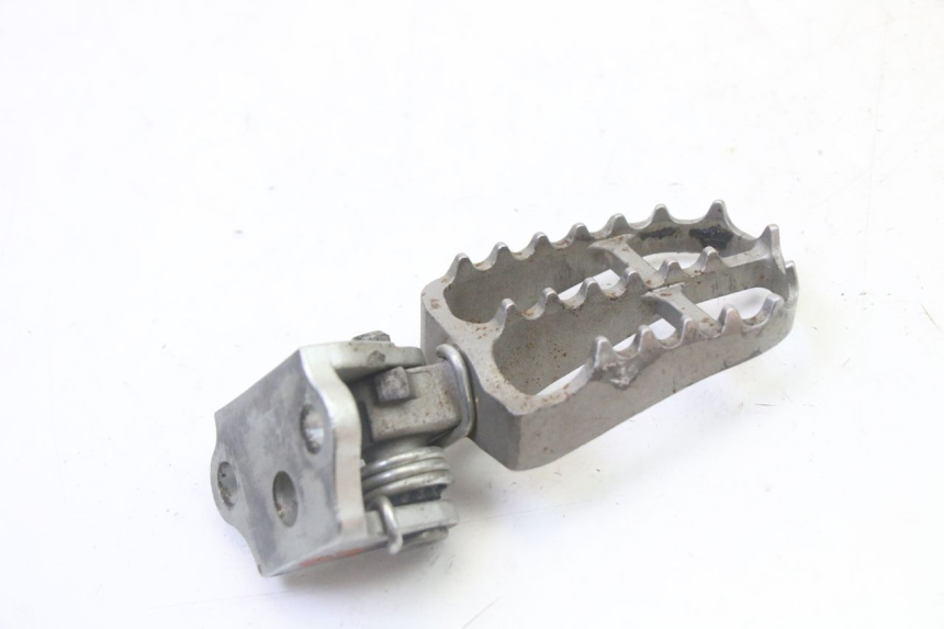 photo de PEDANA ANTERIORE DESTRA SUPPORTO YAMAHA YZF YZ-F 450 (2014 - 2016) - Dettaglio del componente