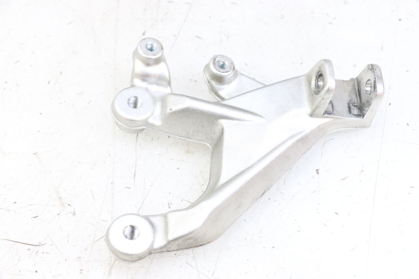 photo de PEDANA ANTERIORE SINISTRA SUPPORTO BMW S RR ABS S1000RR 1000 (2015 - 2018) - Primo piano tecnico