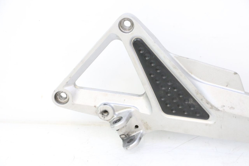 photo de PEDANA ANTERIORE SINISTRA SUPPORTO HONDA CB F HORNET 600 (2005 - 2006) - Stato della superficie e materiale