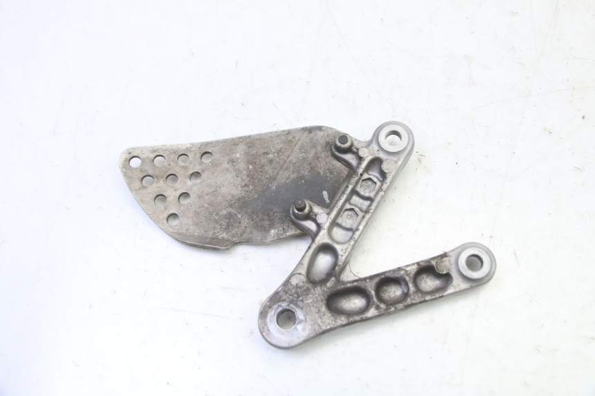 photo de PIASTRA PEDANA ANTERIORE SINISTRA HONDA CBR RR FIREBLADE 900 (1992 - 1994) - Zoom sullo stato d'uso