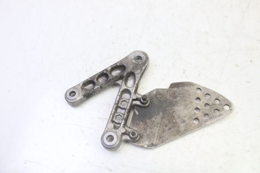 photo de PIASTRA PEDANA ANTERIORE SINISTRA HONDA CBR RR FIREBLADE 900 (1992 - 1994) - Altra angolazione
