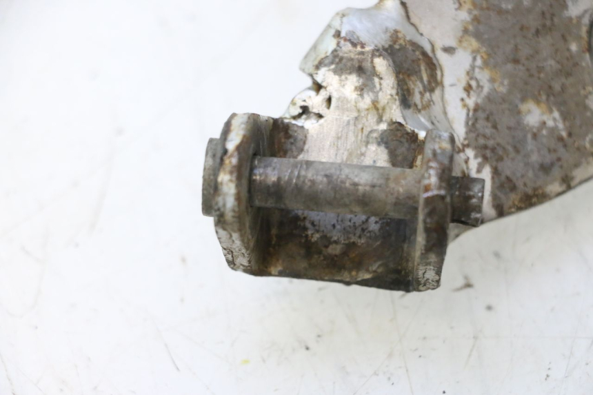 photo de PEDANA ANTERIORE SINISTRA SUPPORTO HONDA CRF CR-F 125 (2020 - 2021) - Primo piano tecnico
