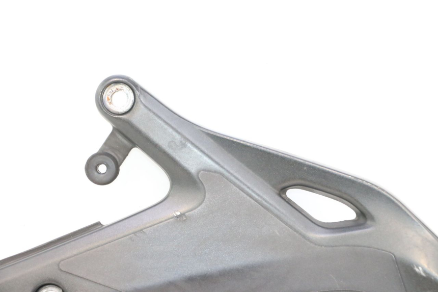 photo de PEDANA ANTERIORE SINISTRA SUPPORTO KAWASAKI ER-6 ER6 F ABS 650 (2012 - 2016) - Stato della superficie e materiale