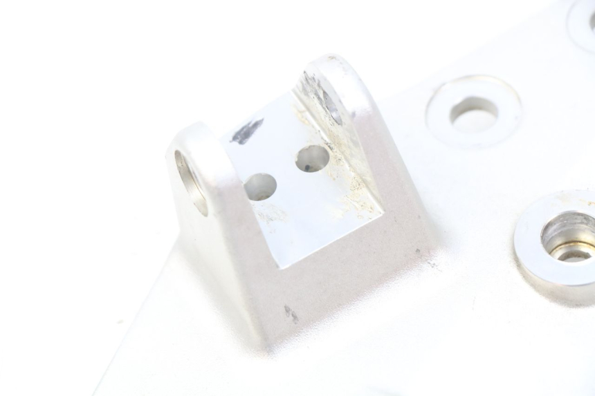 photo de PIASTRA PEDANA ANTERIORE SINISTRA BMW F GS K81 850 (2018 - 2023) - Zoom sullo stato d'uso