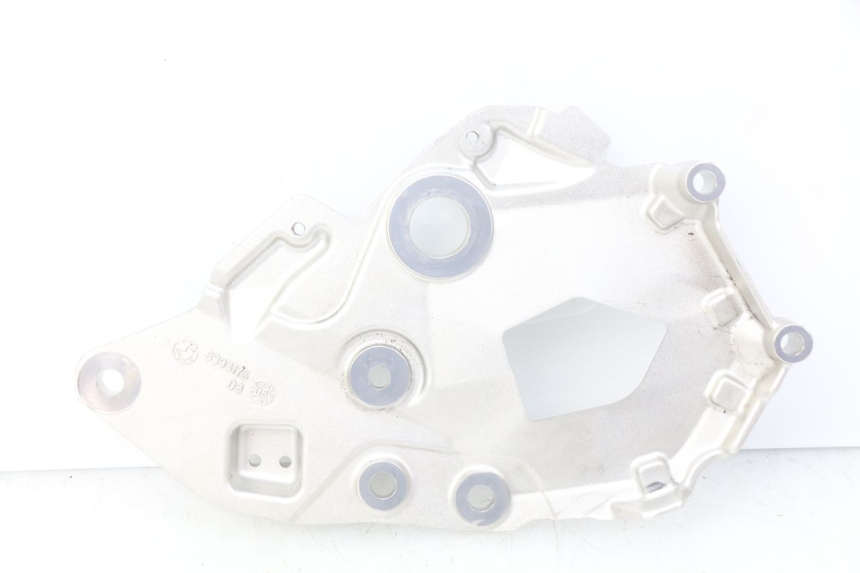 photo de PIASTRA PEDANA ANTERIORE SINISTRA BMW F GS K81 850 (2018 - 2023) - Dettagli dei punti di fissaggio