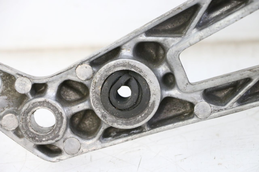 photo de PEDANA ANTERIORE SINISTRA SUPPORTO YAMAHA FJ 36Y 1100 (1984 - 1985) - Dettaglio del componente