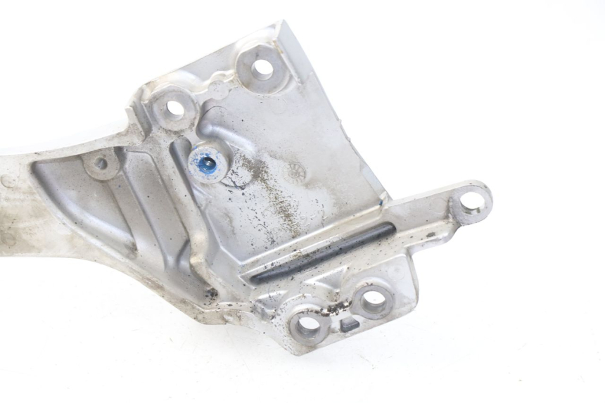 photo de PIASTRA PEDANA ANTERIORE SINISTRA YAMAHA FJR ABS 1300 (2006 - 2012) - Vista d'insieme del prodotto