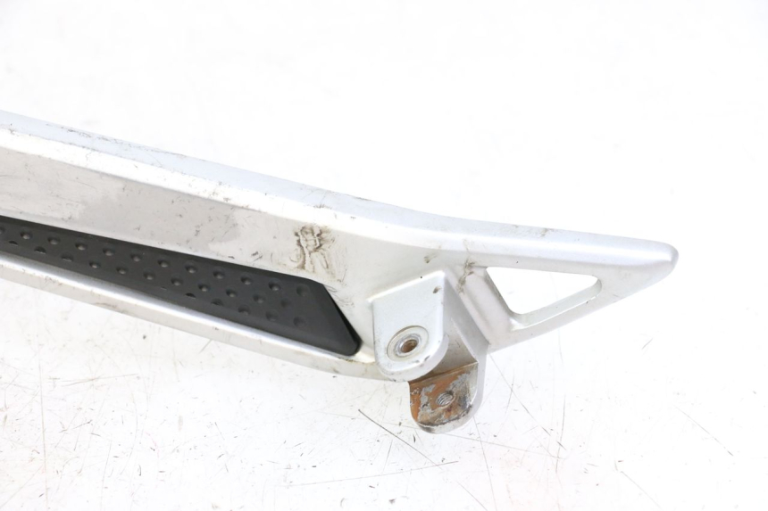 photo de PIASTRA PEDANA ANTERIORE SINISTRA YAMAHA FJR ABS 1300 (2006 - 2012) - Dettagli dei punti di fissaggio