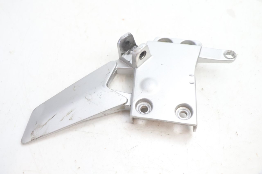 photo de PEDANA ANTERIORE SINISTRA SUPPORTO YAMAHA FJR 1300 (2001 - 2005) - Zoom sullo stato d'uso