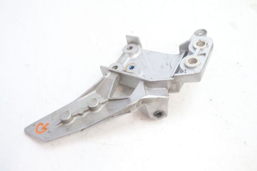 photo de PEDANA ANTERIORE SINISTRA SUPPORTO YAMAHA FJR 1300 (2001 - 2005) - Altra angolazione