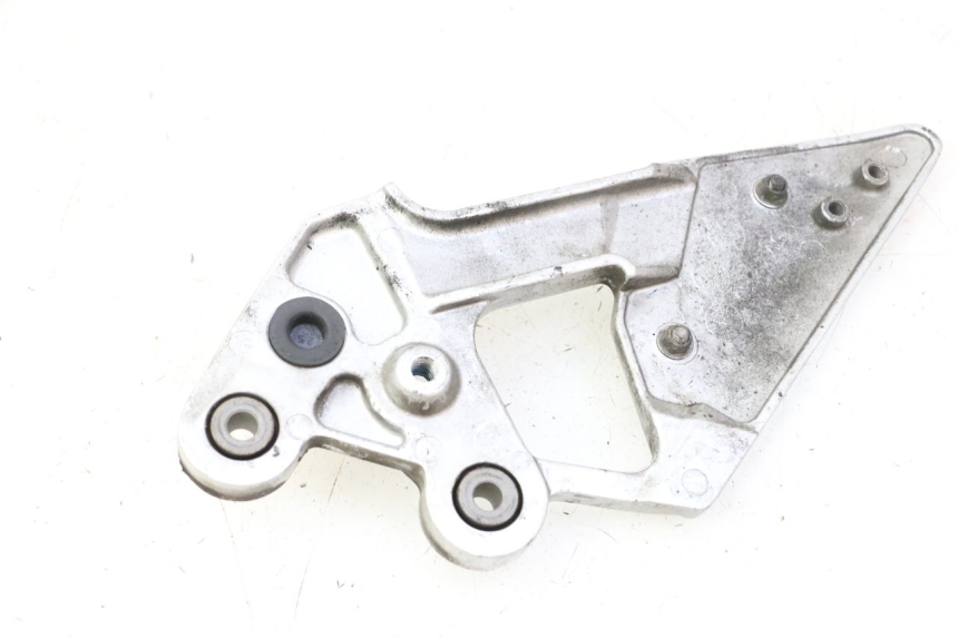 photo de PEDANA ANTERIORE SINISTRA SUPPORTO YAMAHA FZ6 FAZER S2 600 (2007 - 2011) - Altra angolazione