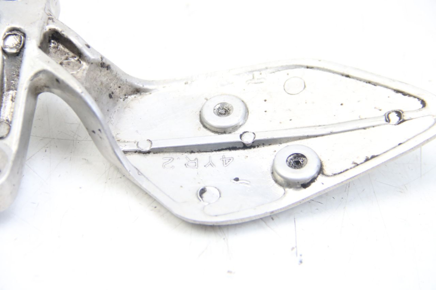 photo de PIASTRA PEDANA ANTERIORE SINISTRA YAMAHA FZS FAZER 600 (2001 - 2003) - Dettaglio del componente