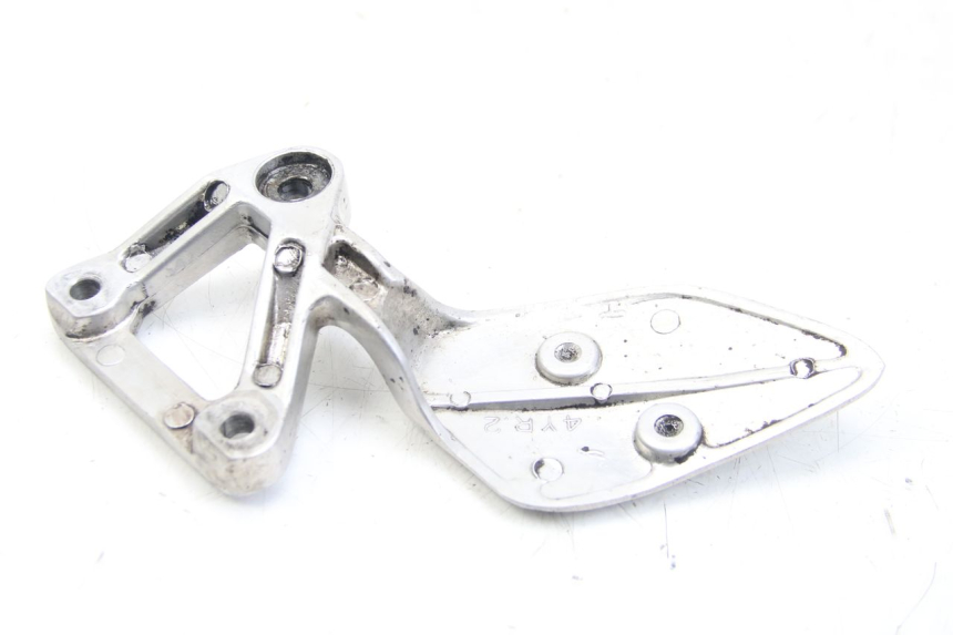 photo de PIASTRA PEDANA ANTERIORE SINISTRA YAMAHA FZS FAZER 600 (2001 - 2003) - Zoom sullo stato d'uso