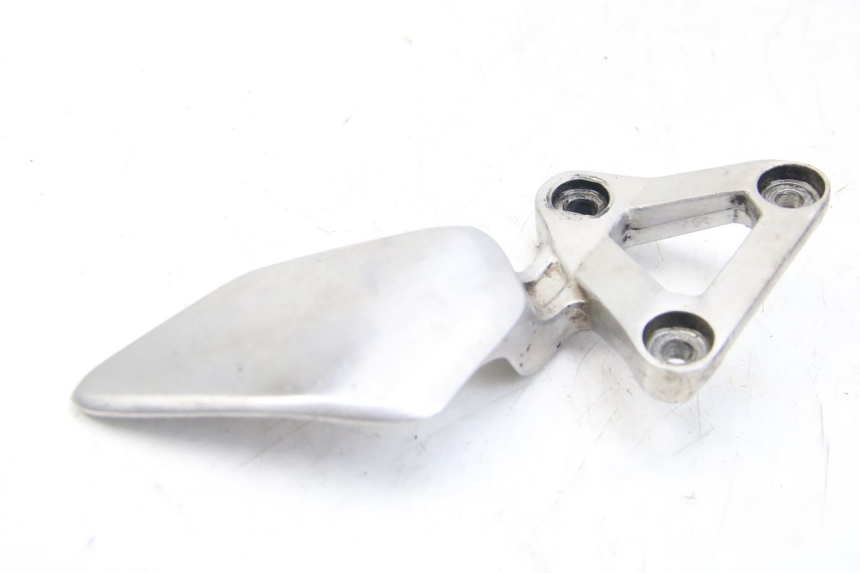 photo de PIASTRA PEDANA ANTERIORE SINISTRA YAMAHA FZS FAZER 600 (2001 - 2003) - Primo piano tecnico