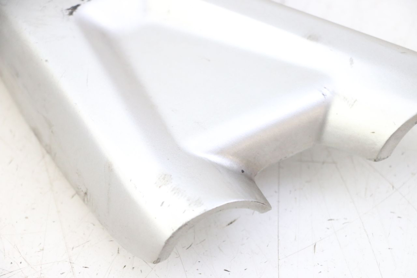 photo de PEDANA ANTERIORE SINISTRA SUPPORTO BMW G310 R 310 (2016 - 2020) - Dettagli dei punti di fissaggio