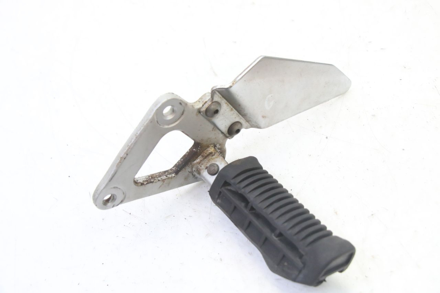 photo de PIASTRA PEDANA ANTERIORE SINISTRA SUZUKI GS GSE 500 (2001 - 2003) - Vista principale