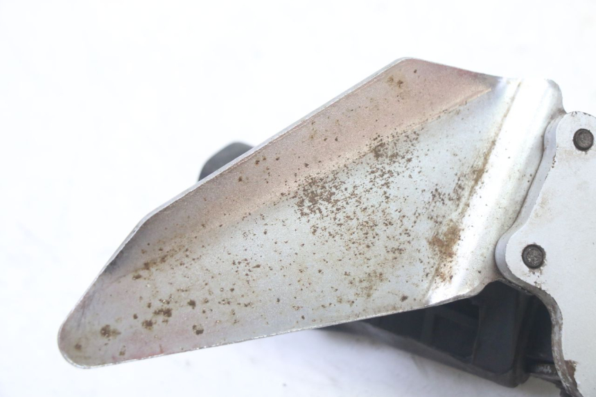 photo de PIASTRA PEDANA ANTERIORE SINISTRA SUZUKI GS GSE 500 (2001 - 2003) - Stato della superficie e materiale
