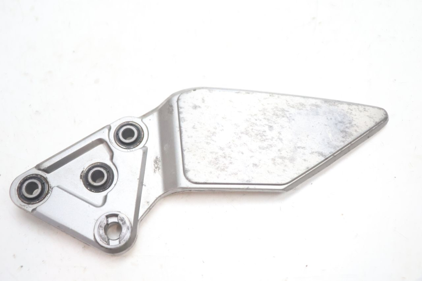 photo de PEDANA ANTERIORE SINISTRA SUPPORTO SUZUKI GSF N BANDIT 1200 (2001 - 2005) - Vista principale