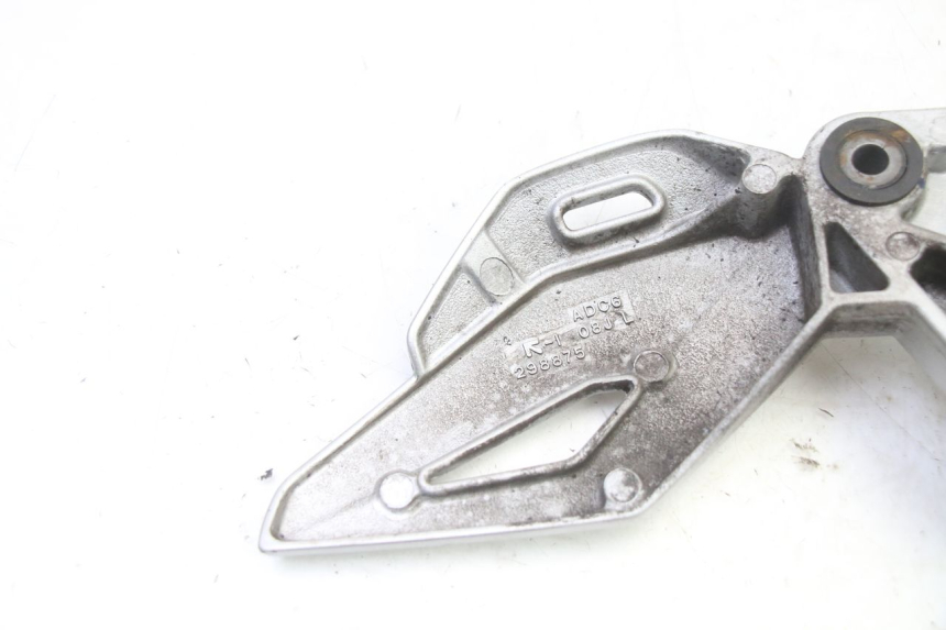 photo de PEDANA ANTERIORE SINISTRA SUPPORTO SUZUKI GSR 750 (2011 - 2017) - Vista d'insieme del prodotto