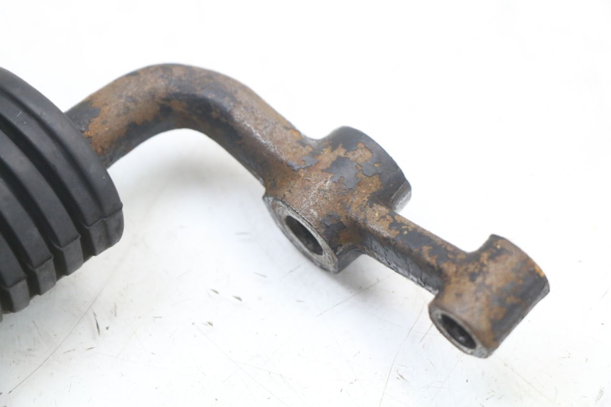 photo de PEDANA ANTERIORE SINISTRA SUPPORTO SUZUKI GSX E 250 (1982 - 1983) - Altra angolazione