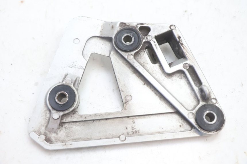 photo de PIASTRA PEDANA ANTERIORE SINISTRA SUZUKI GSX F GSXF 750 (1988 - 1998) - Vista d'insieme del prodotto