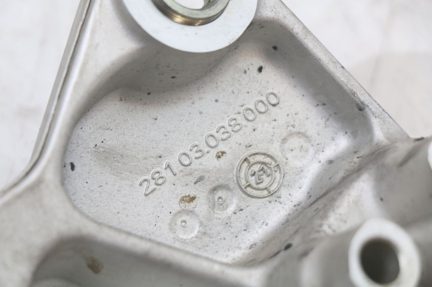 photo de PEDANA ANTERIORE SINISTRA SUPPORTO HUSQVARNA SVARTPILEN 401 (2018 - 2023) - Stato della superficie e materiale