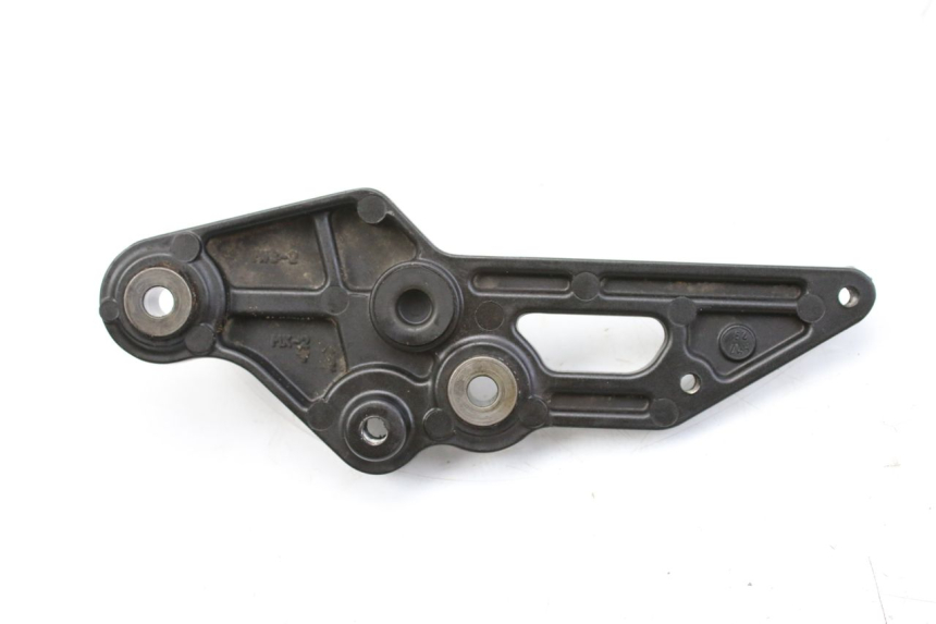 photo de PIASTRA PEDANA ANTERIORE SINISTRA YAMAHA MT-07 MT07 700 (2018 - 2020) - Altra angolazione