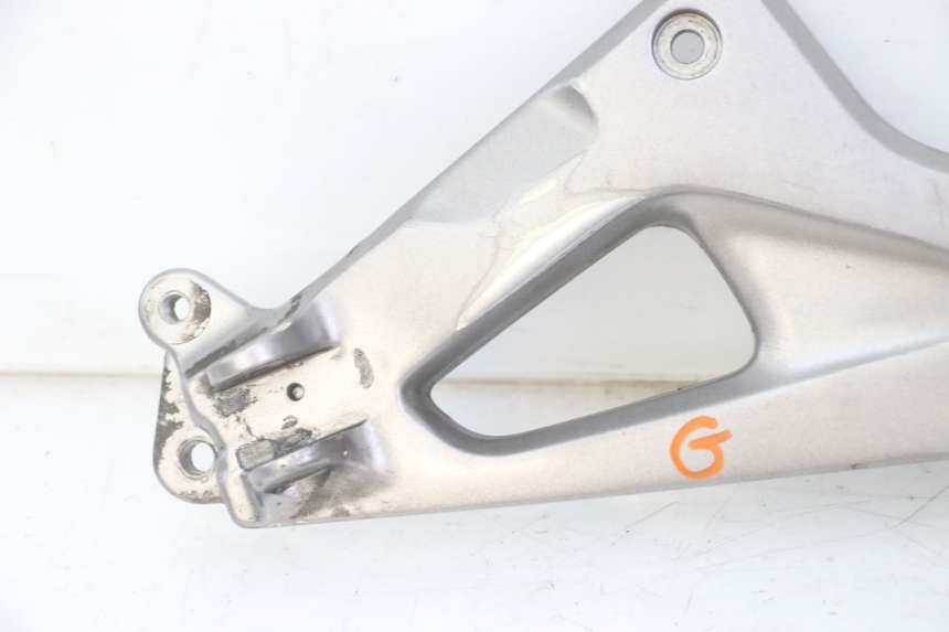 photo de PEDANA ANTERIORE SINISTRA SUPPORTO HONDA NTV DEAUVILLE ABS 700 (2007 - 2016) - Zoom sui componenti