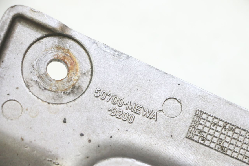 photo de PEDANA ANTERIORE SINISTRA SUPPORTO HONDA NTV DEAUVILLE ABS 700 (2007 - 2016) - Zoom sullo stato d'uso