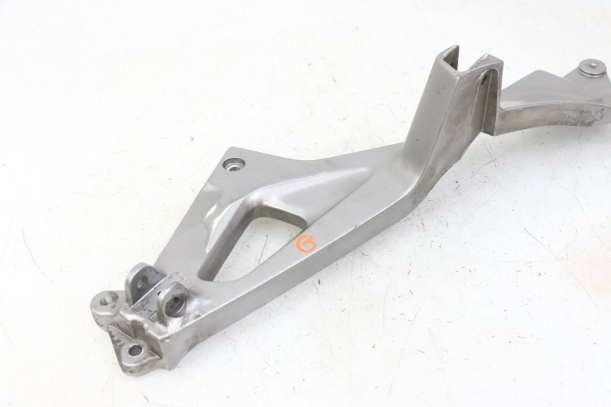 photo de PEDANA ANTERIORE SINISTRA SUPPORTO HONDA NTV DEAUVILLE ABS 700 (2007 - 2016) - Dettagli dei punti di fissaggio