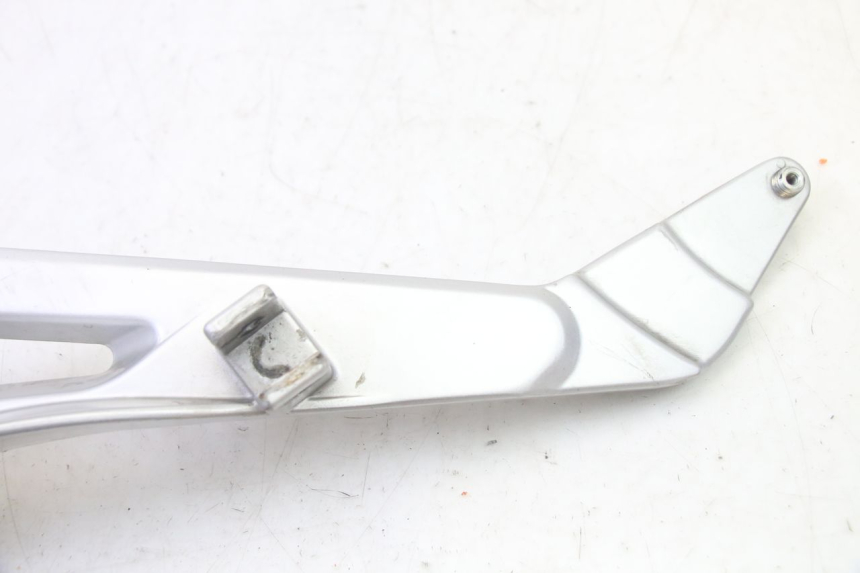 photo de PLATINA PEDANA ANTERIORE SINISTRA HONDA NTV DEAUVILLE 650 (2001 - 2006) - Zoom sullo stato d'uso