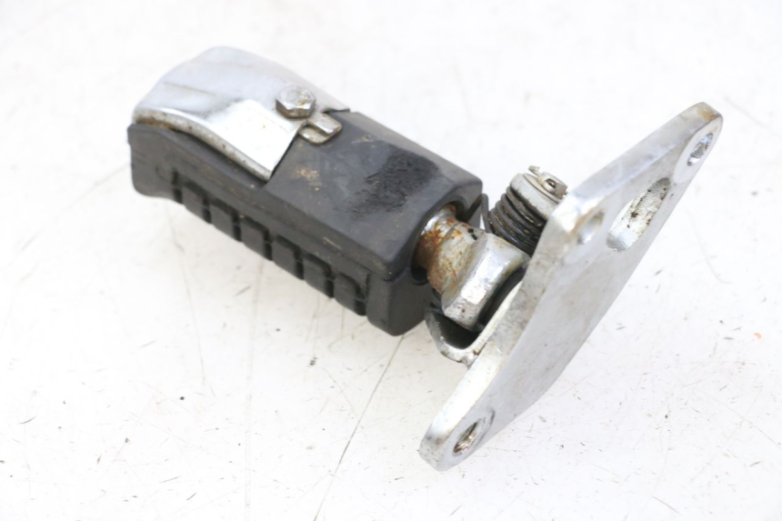 photo de PEDANA ANTERIORE SINISTRA SUPPORTO REGAL RAPTOR RAXTER 2 125 (2007 - 2015) - Primo piano tecnico