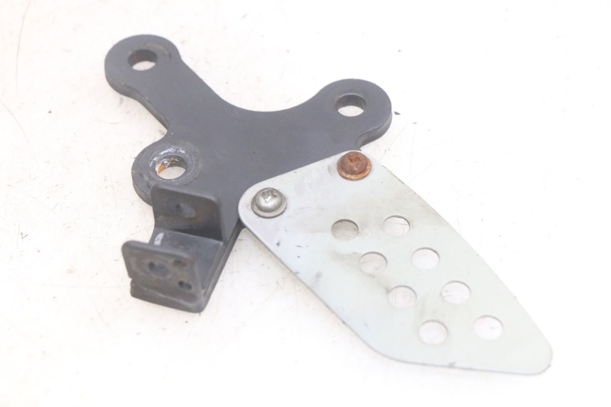 photo de PIASTRA PEDANA ANTERIORE SINISTRA YAMASAKI ROADSTER 50 (2013 - 2018) - Altra angolazione