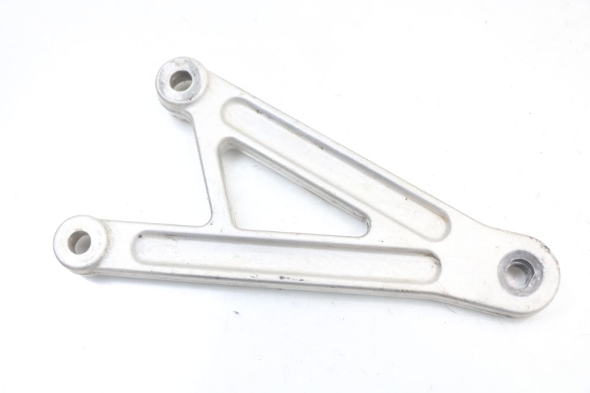 photo de PEDANA ANTERIORE SINISTRA SUPPORTO APRILIA RS 50 (2006 - 2010) - Dettaglio del componente