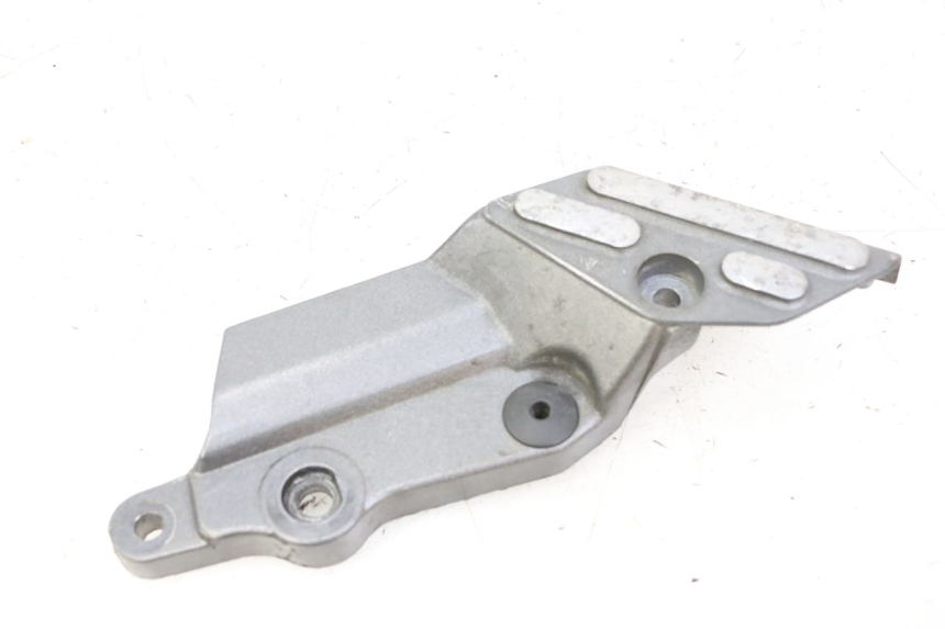 photo de PEDANA ANTERIORE SINISTRA SUPPORTO TRIUMPH SPRINT 900 (1995 - 1998) - Vista principale