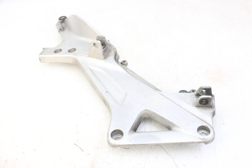 photo de PEDANA ANTERIORE SINISTRA SUPPORTO HONDA ST PAN EUROPEAN 1300 (2002 - 2013) - Zoom sullo stato d'uso