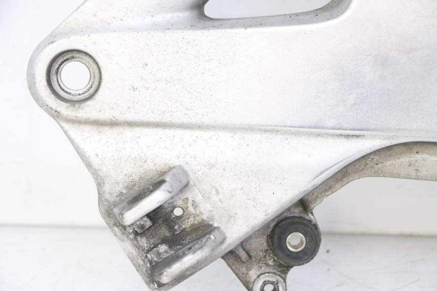 photo de PEDANA ANTERIORE SINISTRA SUPPORTO HONDA ST PAN EUROPEAN 1300 (2002 - 2013) - Ricambio usato controllato