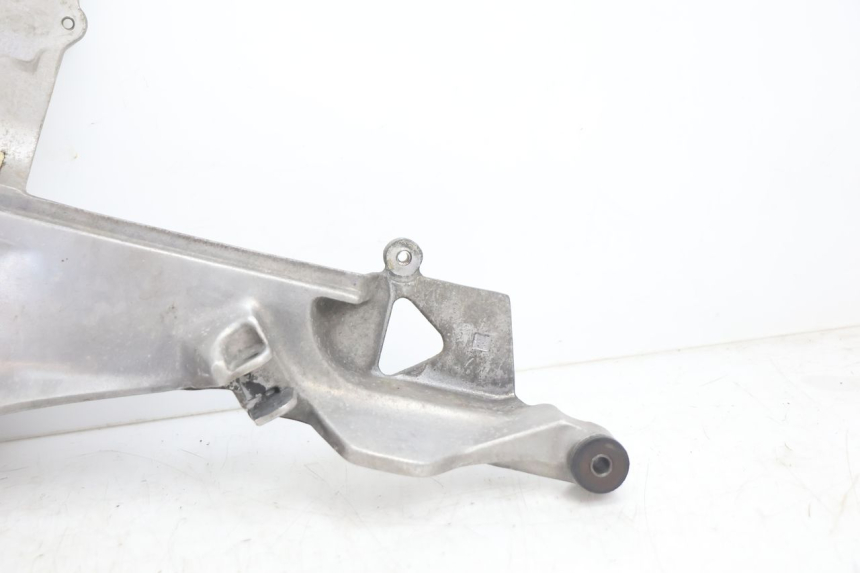 photo de PEDANA ANTERIORE SINISTRA SUPPORTO HONDA ST PAN EUROPEAN 1100 (1990 - 2002) - Altra angolazione