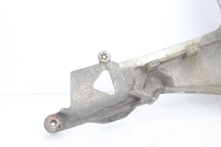 photo de PEDANA ANTERIORE SINISTRA SUPPORTO HONDA ST PAN EUROPEAN 1100 (1990 - 2002) - Dettagli dei punti di fissaggio