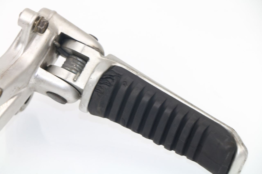 photo de PIASTRA PEDANA ANTERIORE SINISTRA DUCATI ST2 944 (1997 - 2003) - Dettaglio del componente