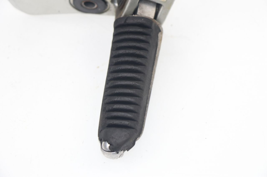 photo de PIASTRA PEDANA ANTERIORE SINISTRA SUZUKI GSX F GSXF 750 (1988 - 1998) - Stato della superficie e materiale