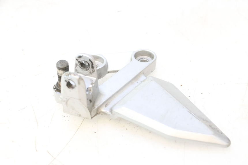 photo de PEDANA ANTERIORE SINISTRA SUPPORTO SUZUKI SV S 650 (2003 - 2009) - Altra angolazione