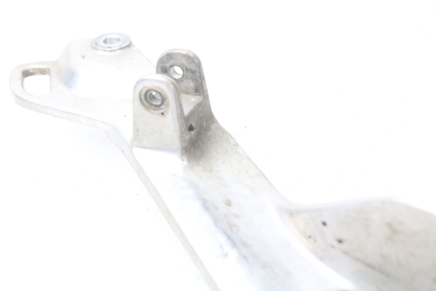 photo de PIASTRA PEDANA ANTERIORE SINISTRA YAMAHA TDM ABS 900 (2002 - 2014) - Dettagli dei punti di fissaggio