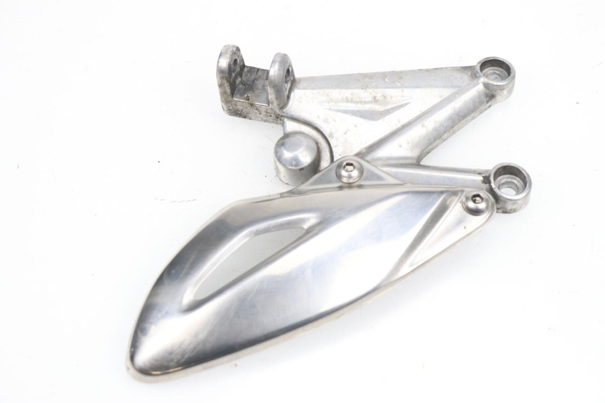 photo de PIASTRA PEDANA ANTERIORE SINISTRA TRIUMPH STREET TRIPLE 675 (2007 - 2012) - Primo piano tecnico