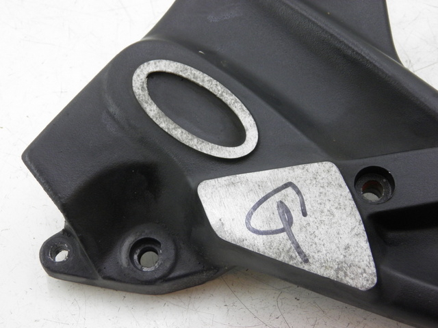 photo de PIASTRA PEDANA ANTERIORE SINISTRA TRIUMPH TROPHY 1200 (1996 - 2003) - Dettaglio del componente