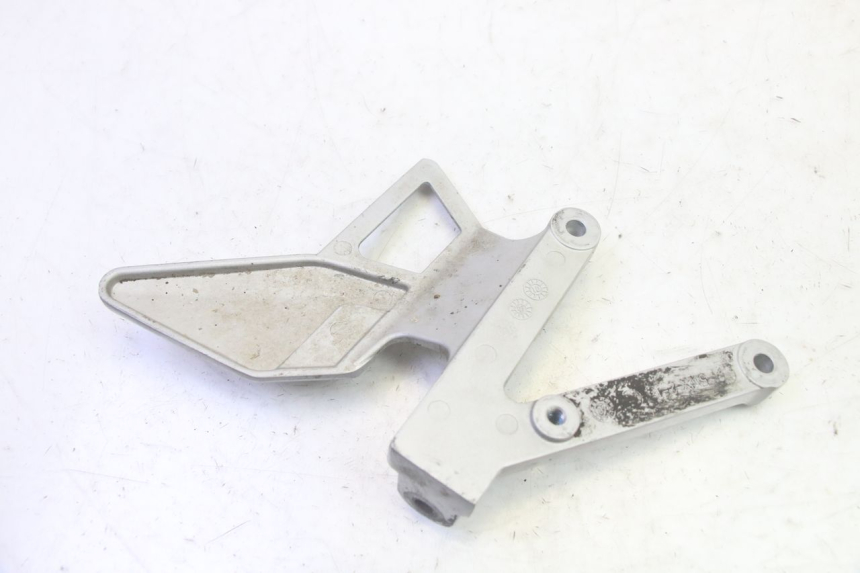 photo de PEDANA ANTERIORE SINISTRA SUPPORTO YAMAHA TZR 50 (2008 - 2016) - Zoom sullo stato d'uso