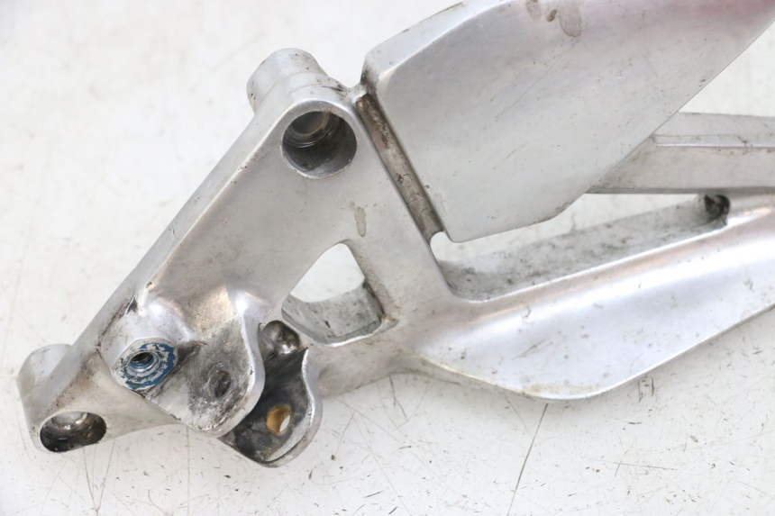 photo de PIASTRA PEDANA ANTERIORE SINISTRA YAMAHA XJS DIVERSION 600 (1997 - 1999) - Vista d'insieme del prodotto