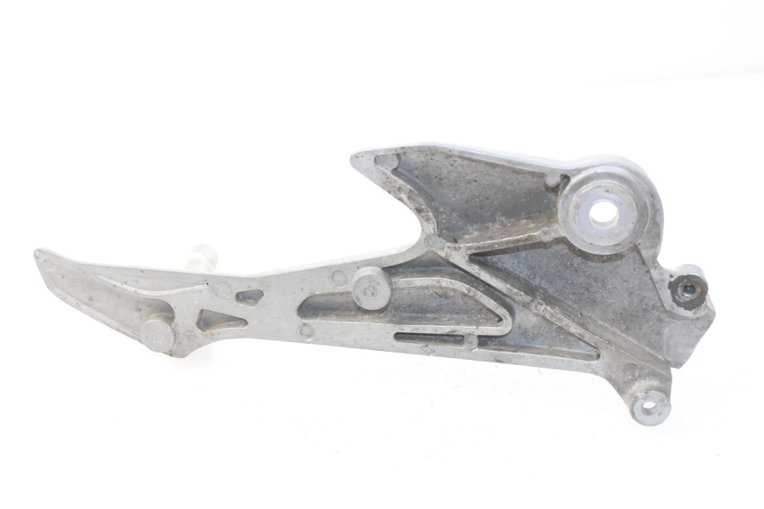 photo de PEDANA ANTERIORE SINISTRA SUPPORTO HONDA XLV VARADERO 125 (2000 - 2006) - Dettaglio del componente