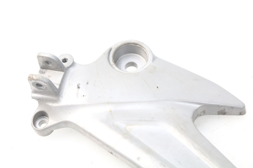 photo de PEDANA ANTERIORE SINISTRA SUPPORTO HONDA XLV VARADERO 125 (2000 - 2006) - Dettagli dei punti di fissaggio