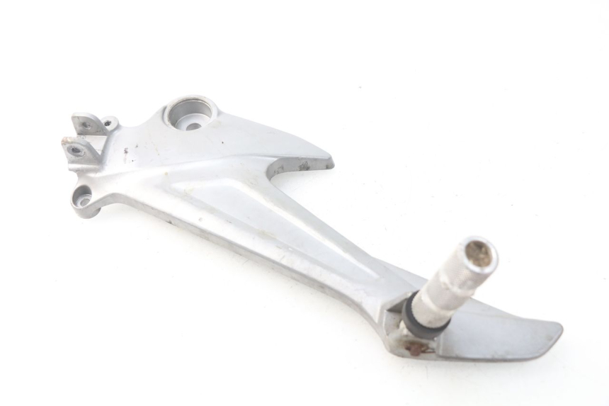 photo de PEDANA ANTERIORE SINISTRA SUPPORTO HONDA XLV VARADERO 125 (2000 - 2006) - Stato della superficie e materiale